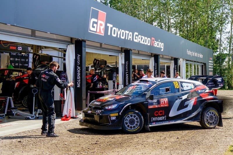 Imagen de una asistencia de rally del wrc